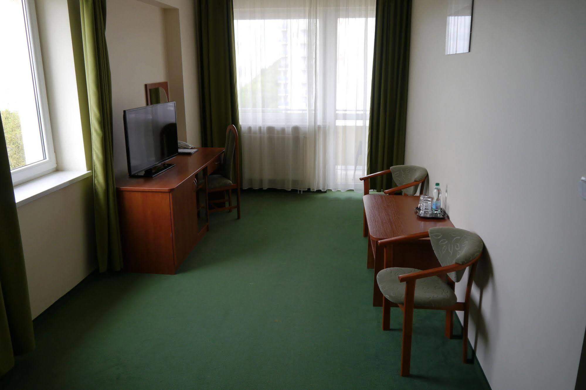 Vestina Wellness & Spa Hotel Miedzyzdroje Bagian luar foto