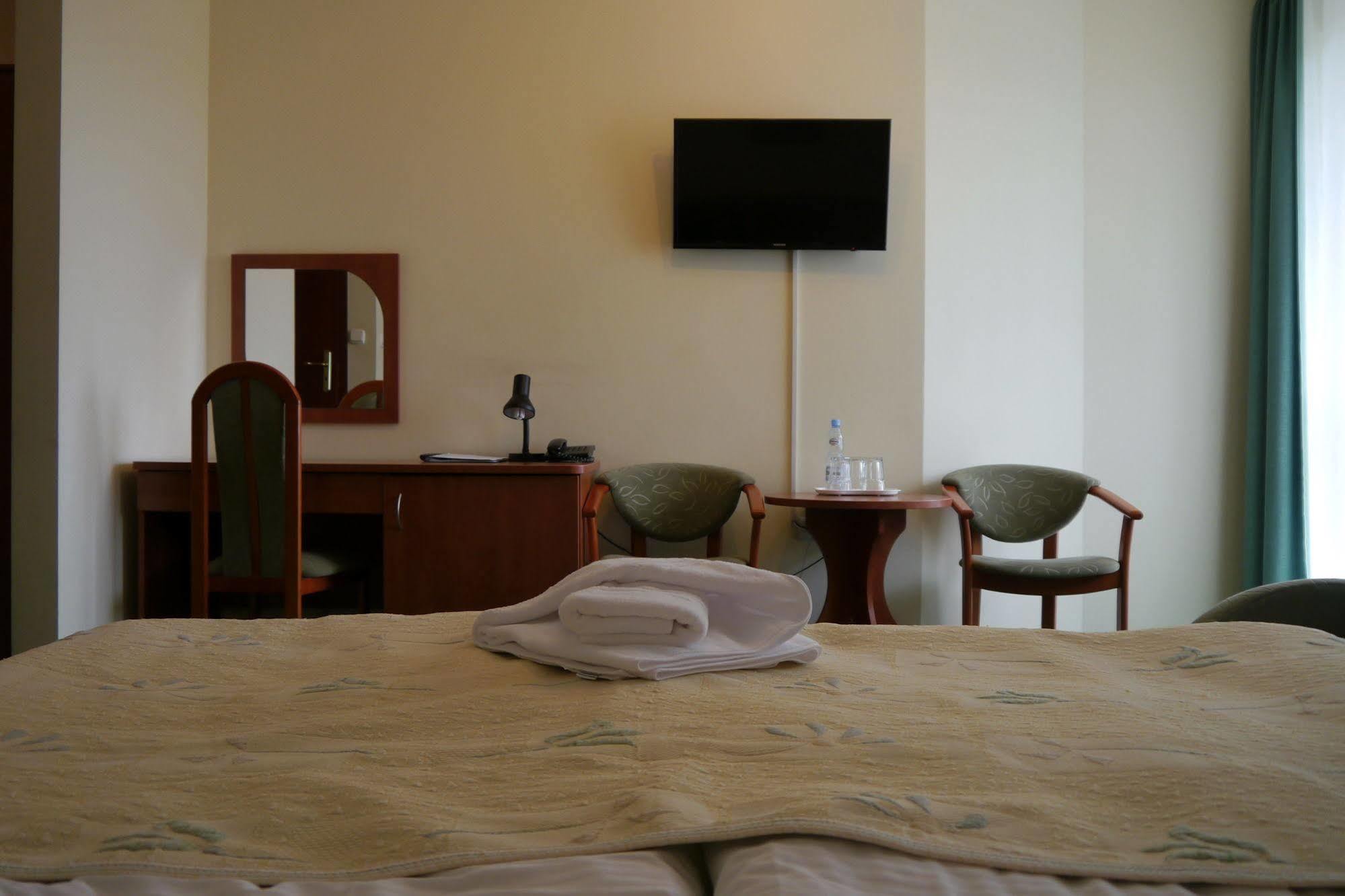 Vestina Wellness & Spa Hotel Miedzyzdroje Bagian luar foto
