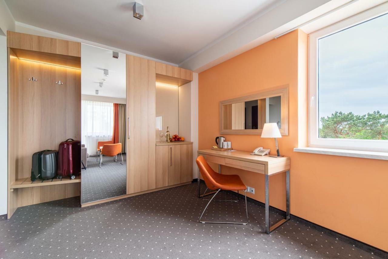 Vestina Wellness & Spa Hotel Miedzyzdroje Bagian luar foto
